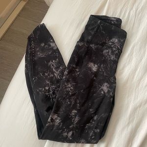 Black lululemon wonder under leggings size 6